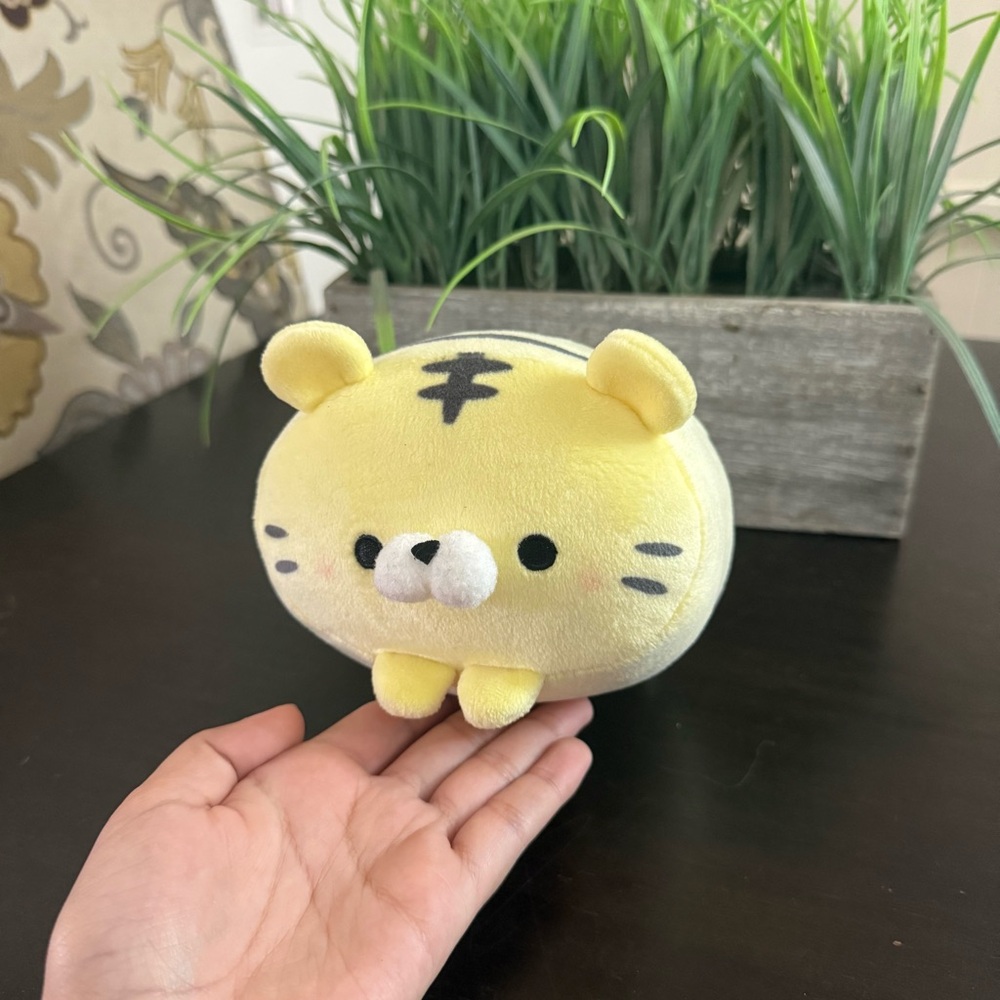 Korokoro Life Mochifuwa! Plush doll Tiger Japan 7x5x4